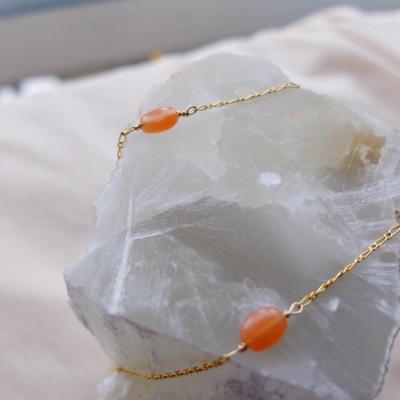 Peach Moonstone Choker in 14 K Gold - Picture 4 of 4